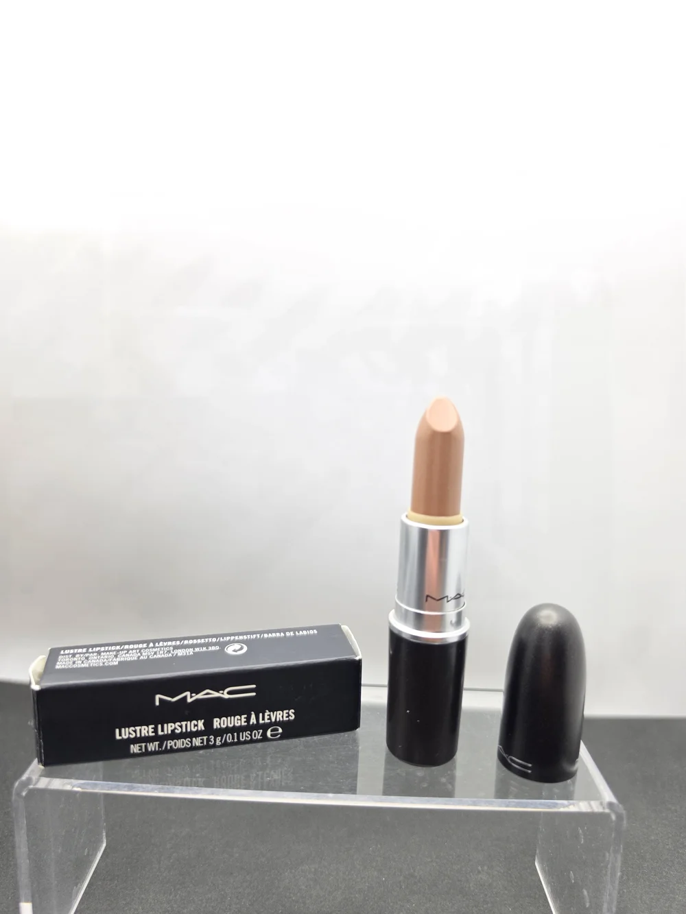 DISCONTINUED MAC Lustre Lipstick - 
